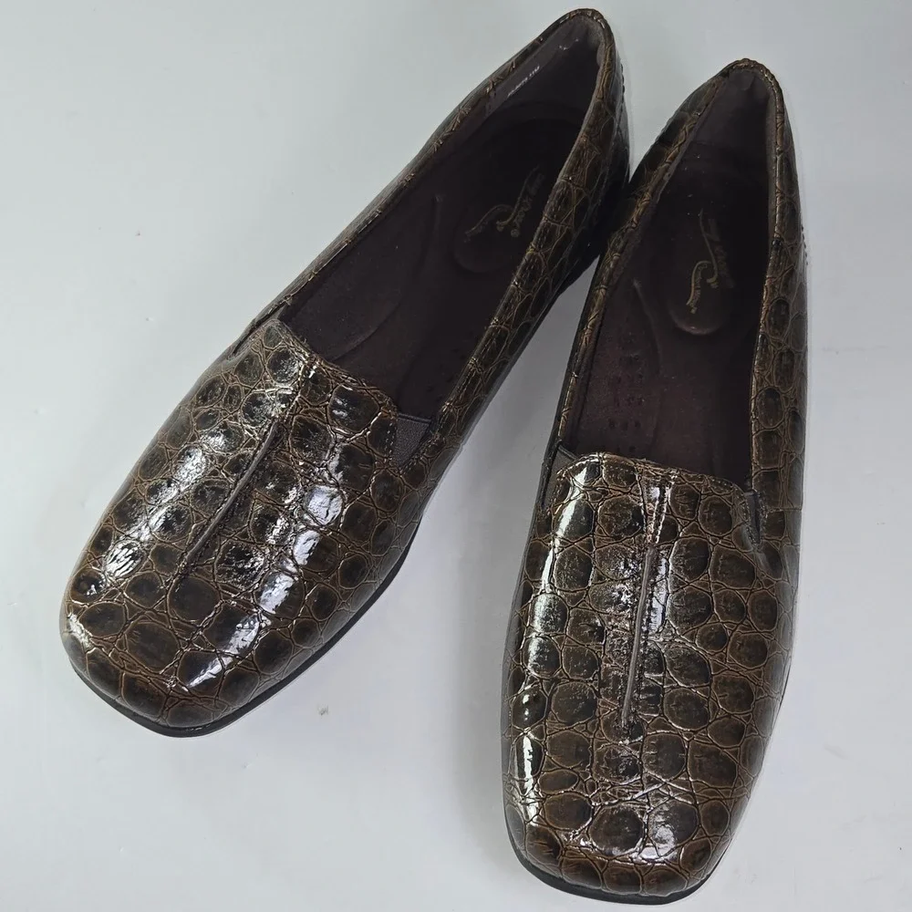 Easy Street Women Brown Croc Embossed Comfort‎ Slip On Loafer Shoes Size 11